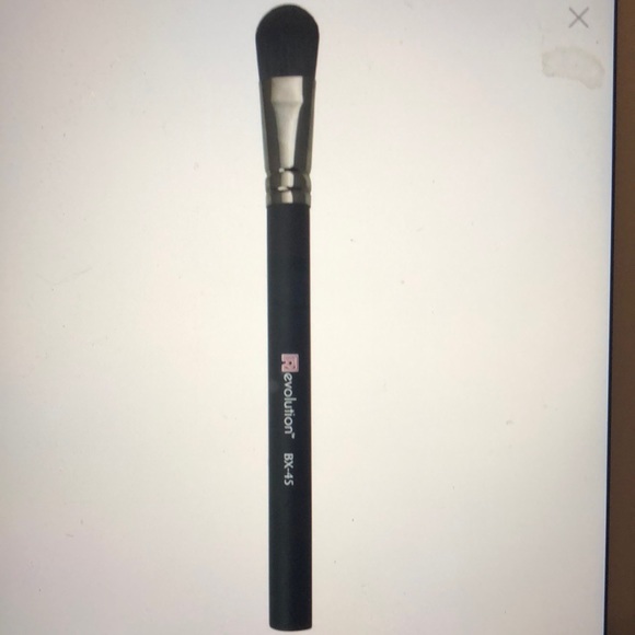 💋Royal & langnickel revolution small foundation brush - Picture 1 of 2